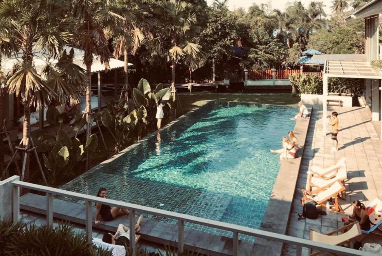 Sunkiss Hotel Банкок Екстериор снимка