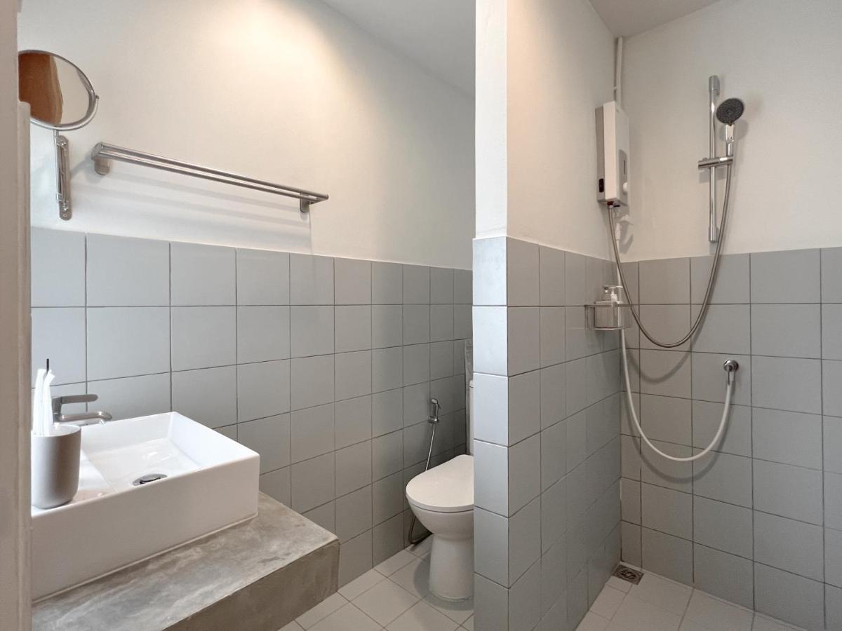 Sunkiss Hotel Банкок Екстериор снимка