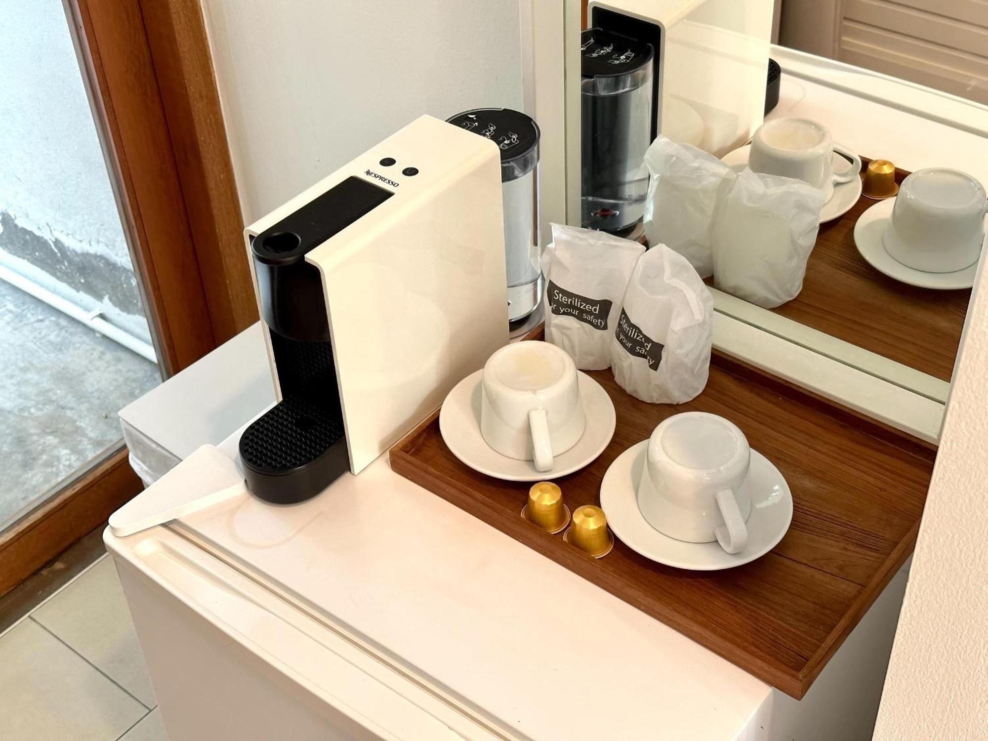 Sunkiss Hotel Банкок Екстериор снимка